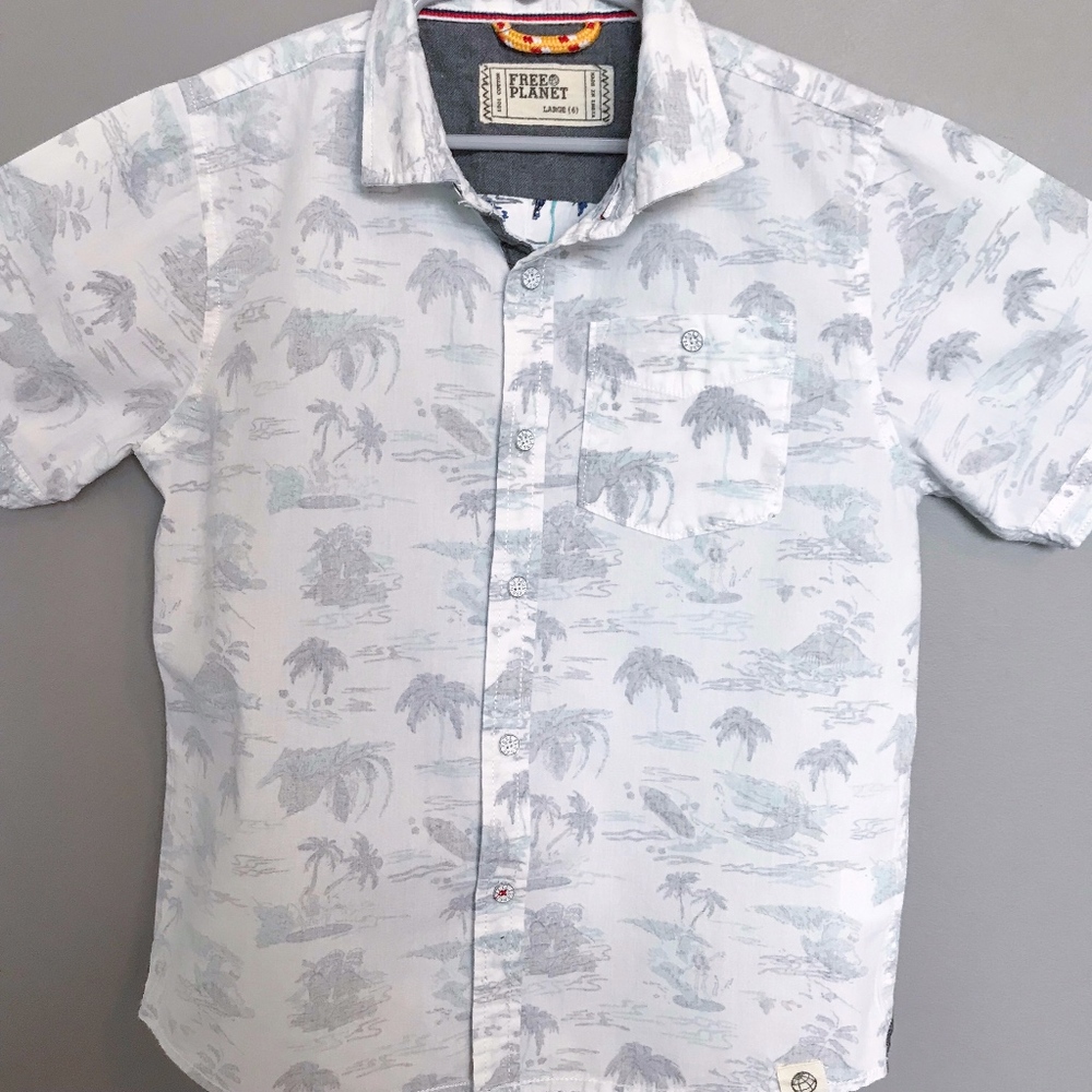 Free Planet | Size 6 (L)  Button Up Shirt